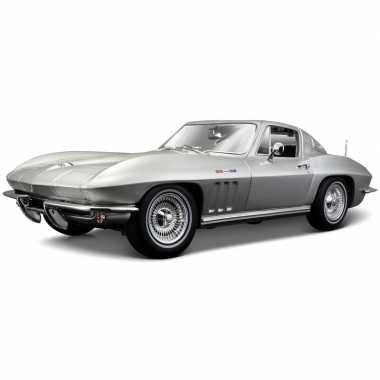 Modelauto chevrolet corvette 1:18