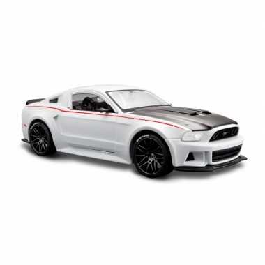 Modelauto ford mustang gt 2014 wit schaal 1:24/20 x 8 x 5 cm