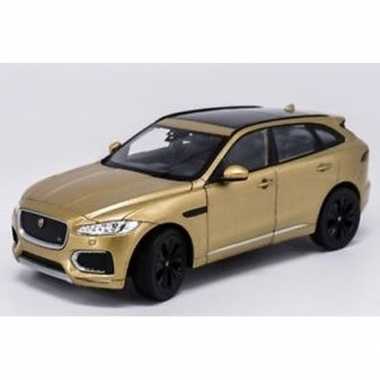 Modelauto jaguar f-pace goudkleurig 1:34
