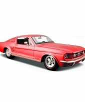 Modelauto ford mustang gt 1967 rood schaal 1 24 19 x 7 x 5 cm