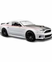 Modelauto ford mustang gt 2014 wit schaal 1 24 20 x 8 x 5 cm
