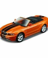 Modelauto ford mustang gt convertible 2010 oranje schaal 1 32 14 x 6 x 4 cm