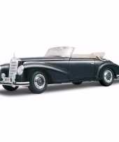 Modelauto mercedes 300s cabrio 1 18