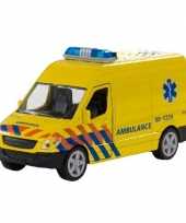 Speelgoed ambulance 12 cm met licht en geluid